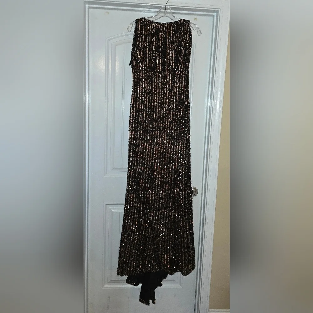 IEENA for Mac Duggal Sequin Dress - Picture 3 of 4